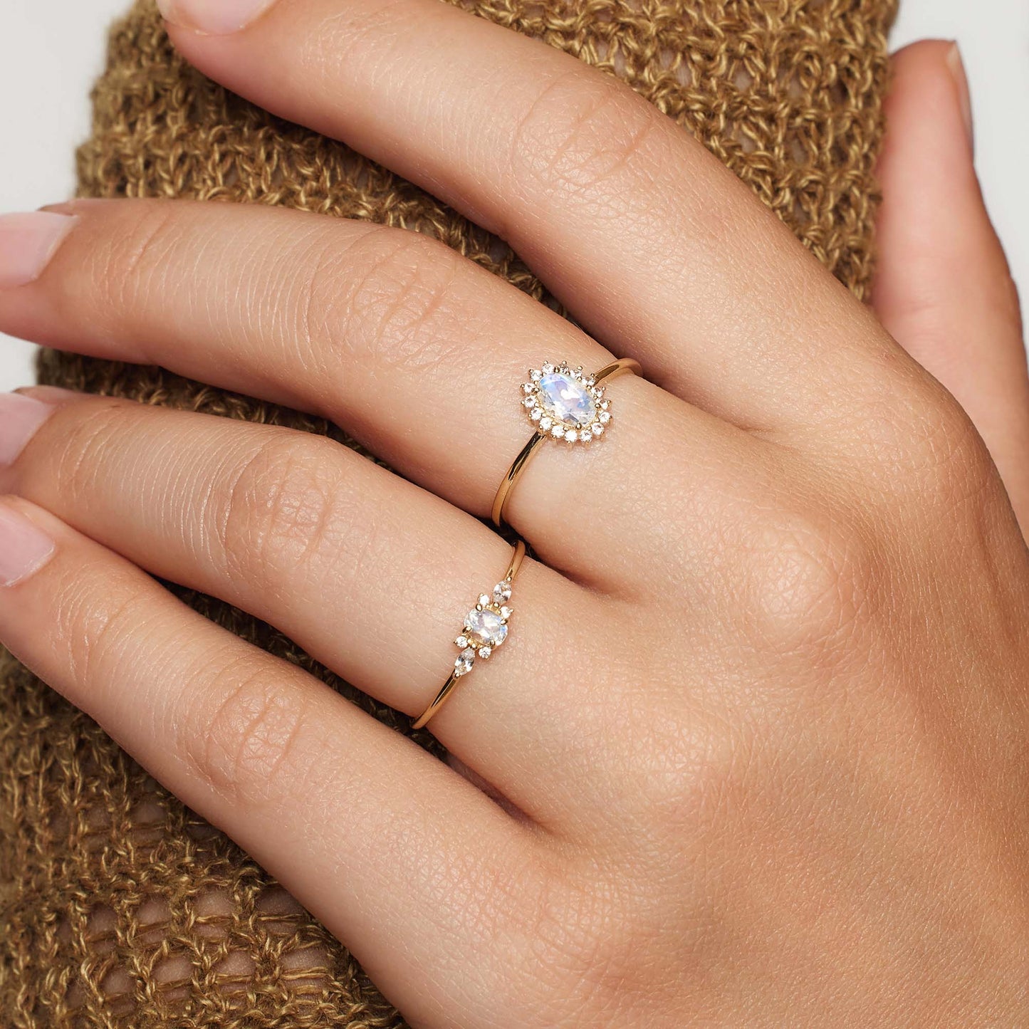 Muse™ | Anello in pietra di luna dorata