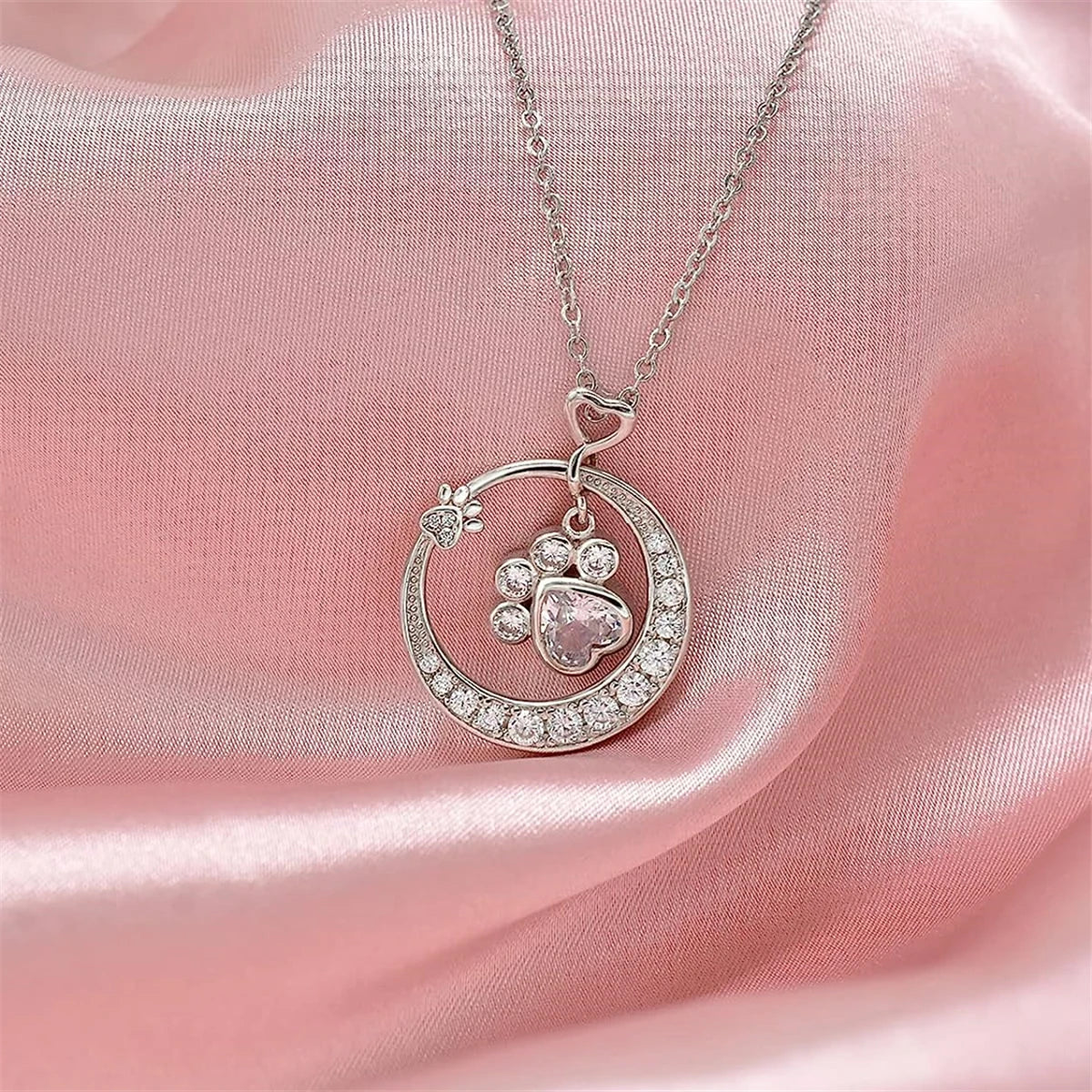 Seaton™ | Collana con zampa in argento e zirconi